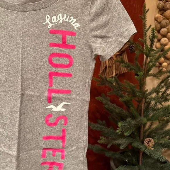 Y2K Hollister Laguna Tee. - Picture 2 of 2